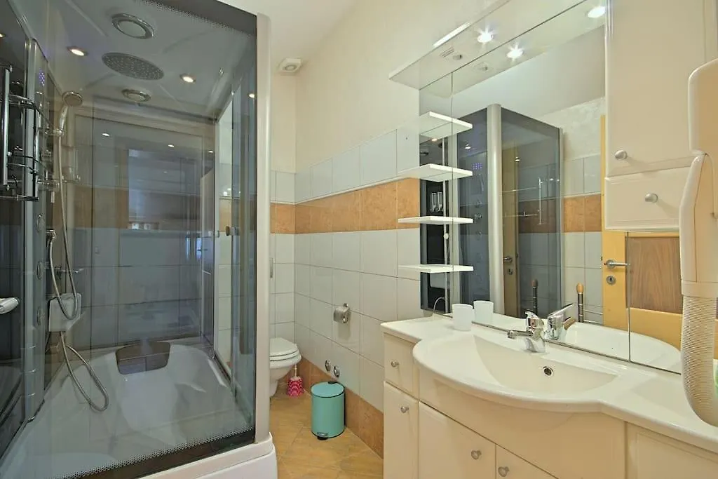 Teo Apartment Porec