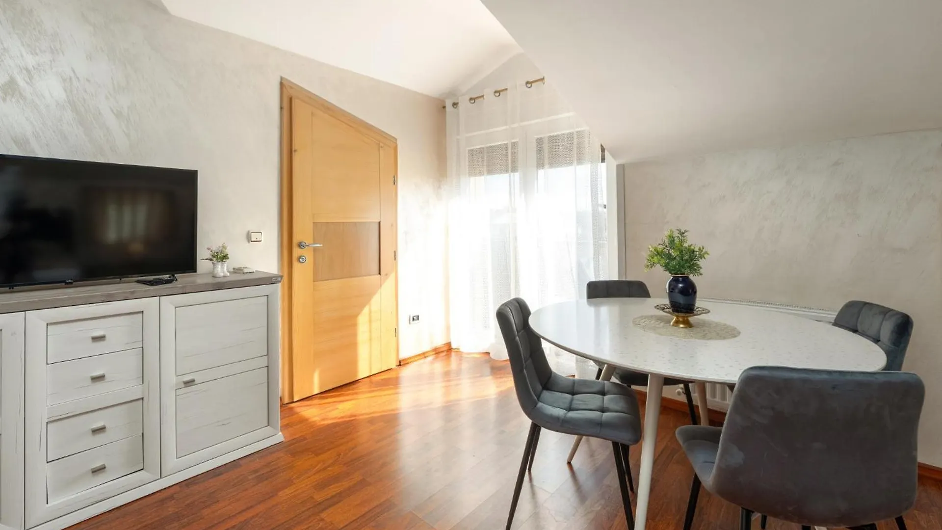 Teo Apartment Porec